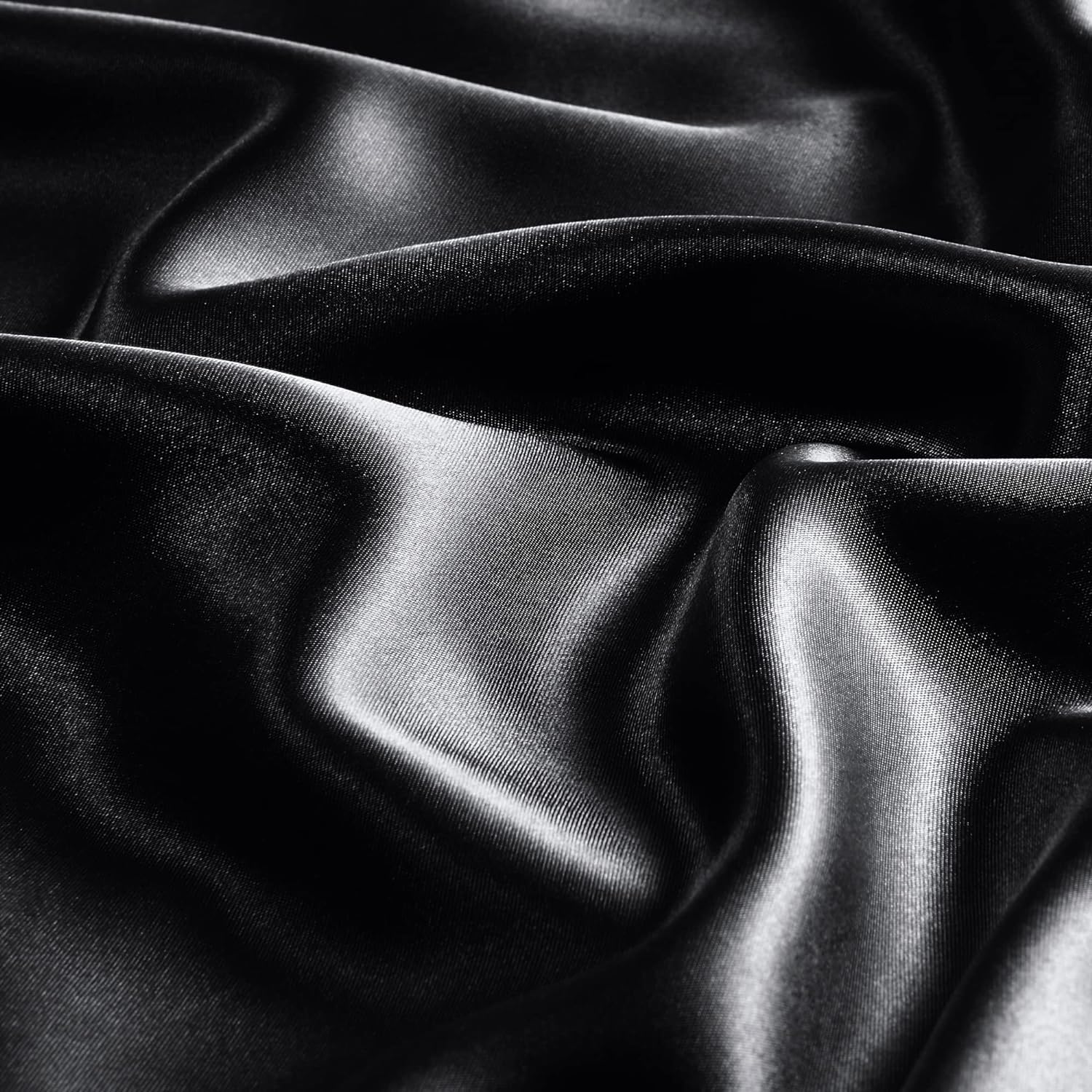 Detalle de BEDELITE Satin Body Pillowcase, 20 x 54 Inch