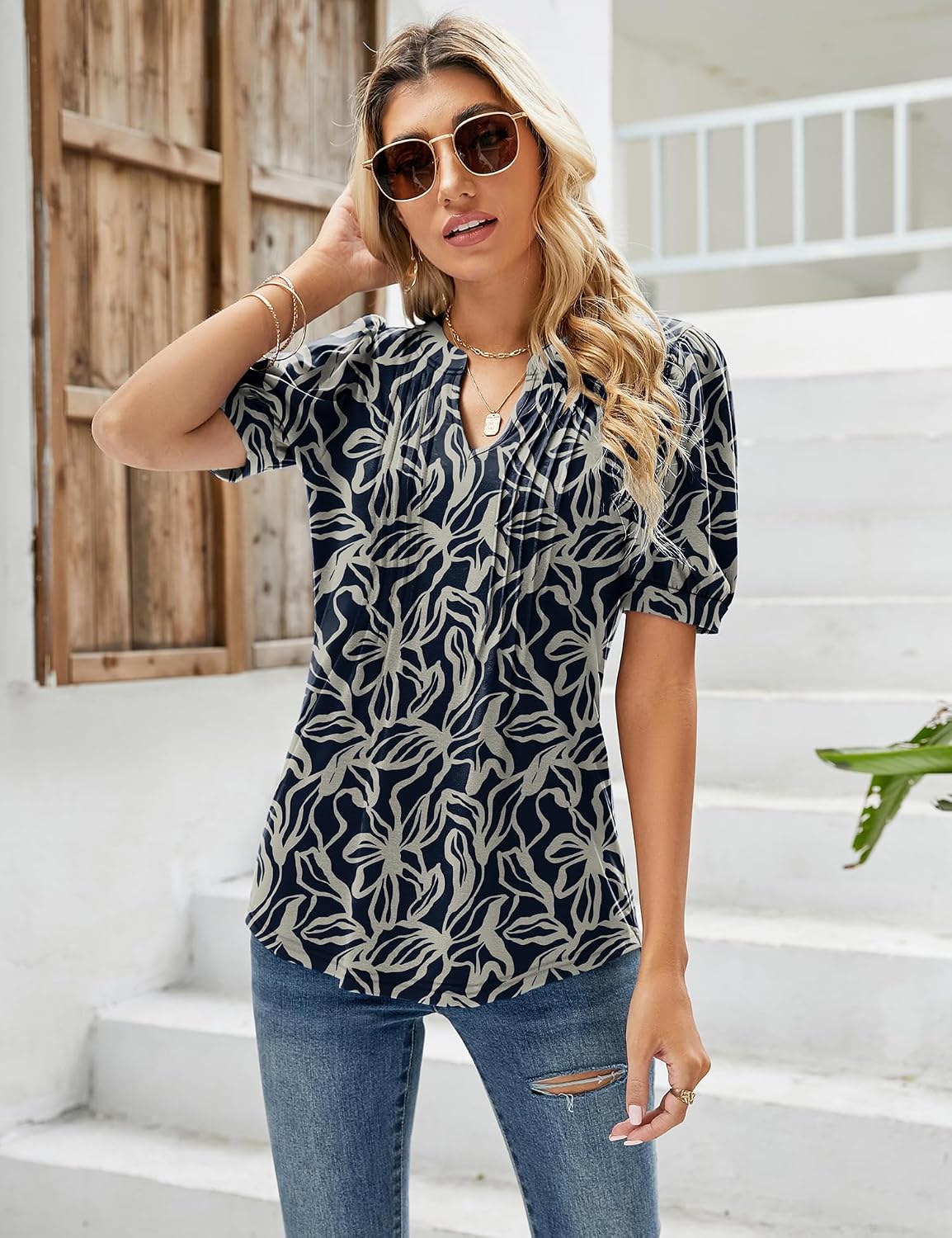 Thumbnail 1 de EFFAN women’s V-neck puff sleeve pleated tunic T-shirt with floral print