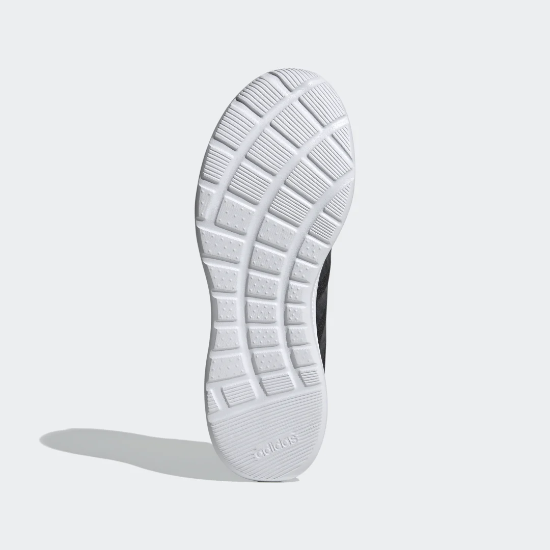 Detalle de Adidas Lite Racer CLN 2.0 en negro: zapatilla versátil para uso diario