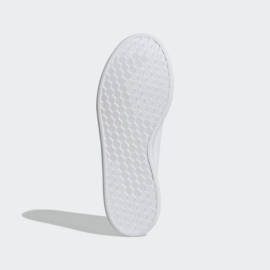 Detalle de Adidas Advantage Base, zapatillas blancas