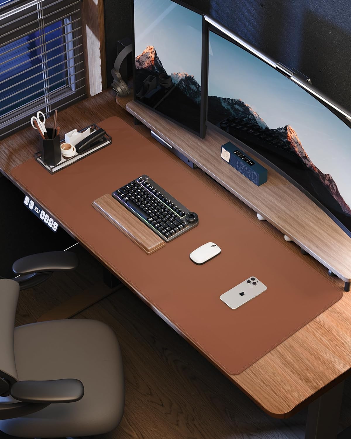 Detalle de Leather Desk Mat Protector 120 x 60 cm – Large PU Leather Desk Pad, Waterproof & Non-Slip