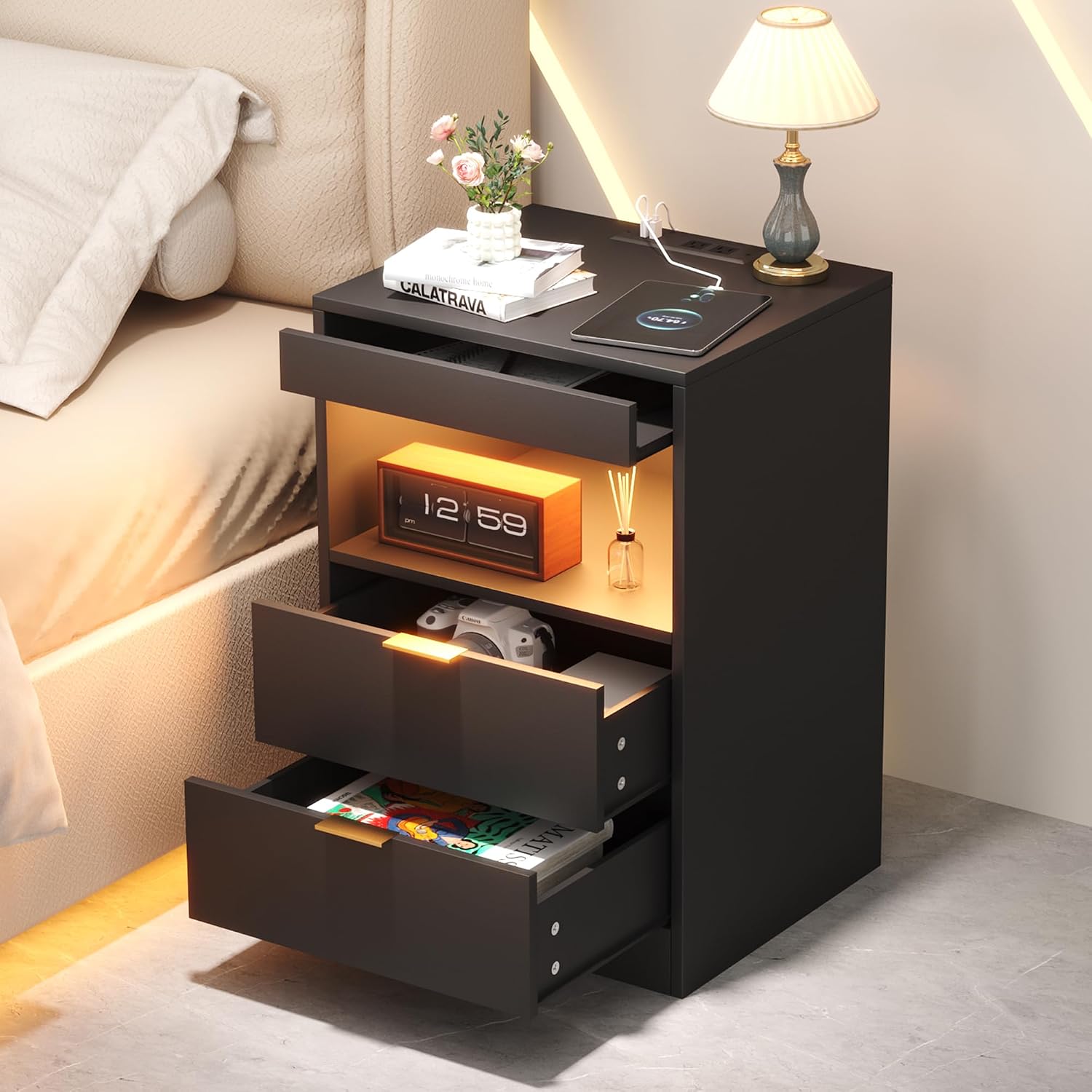 Detalle de Yusong LED Nightstand with Charging Station, 2 Drawers and RGB Lights