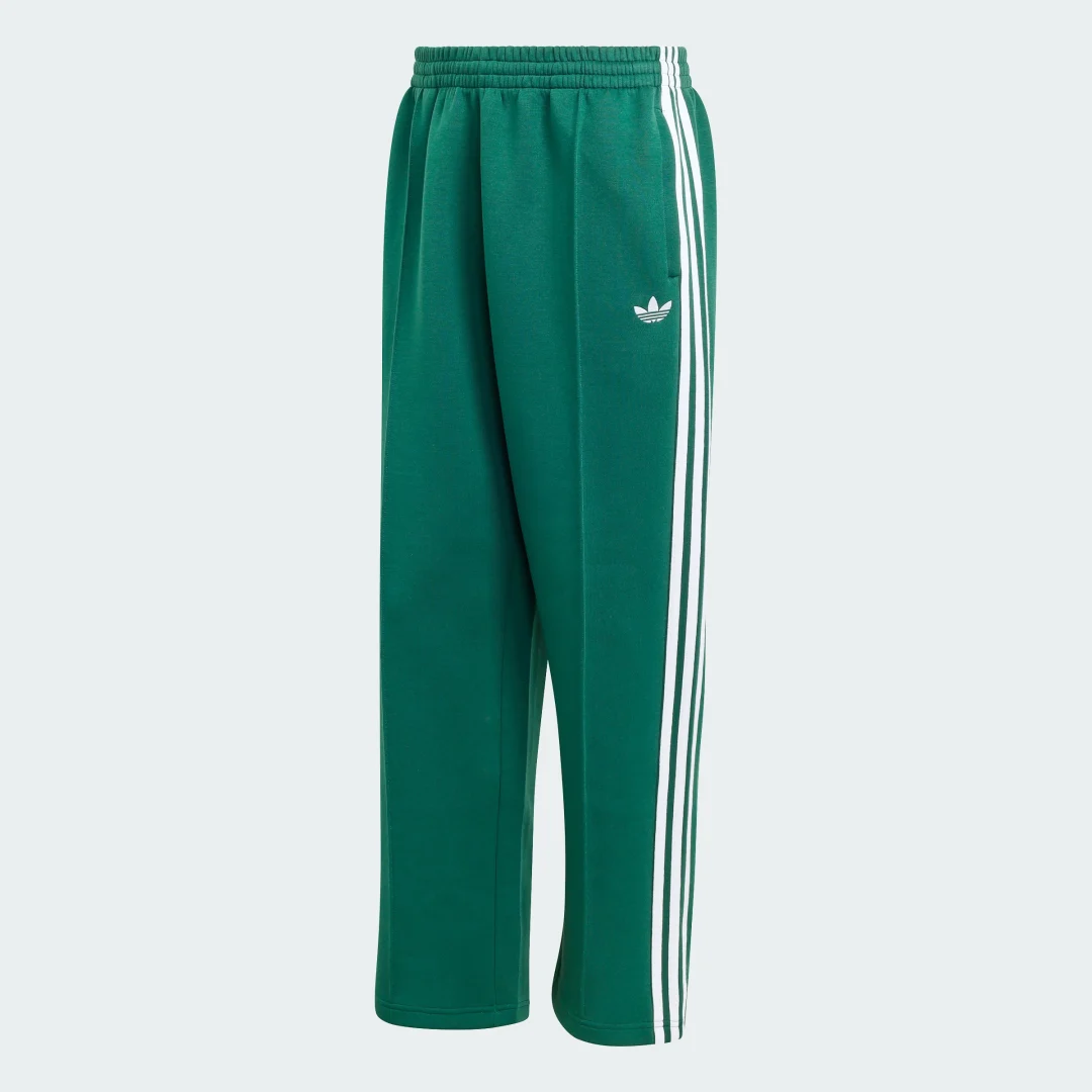 Detalle 2 de Pantalón holgado Spacer Adicolor de Adidas: comodidad técnica para el día a día