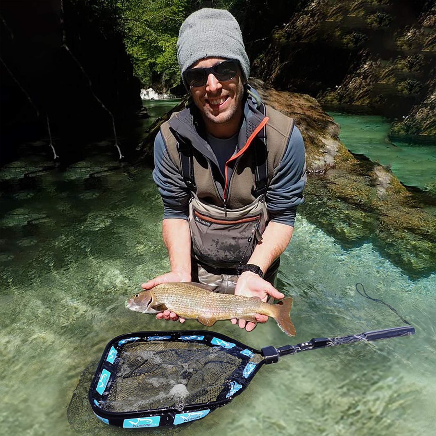 Detalle 1 de PLUSINNO Floating Fishing Net Landing Net (Rubber-Coated, Foldable) for Kayak, Steelhead, Salmon, Trout & More