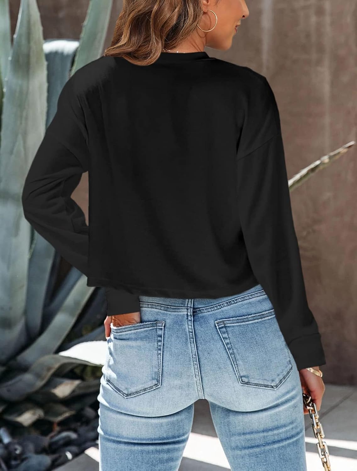 Detalle 2 de Tankaneo Women's Long-Sleeve Crop Top