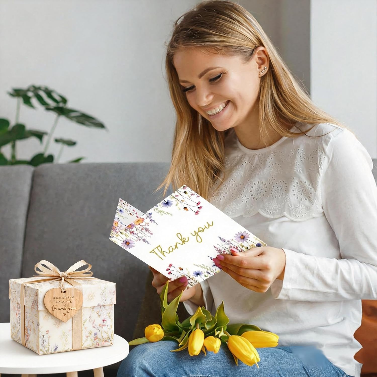 Detalle de TheGiffter 12PC Thank You Cards Multipack with Wooden Heart Plaque