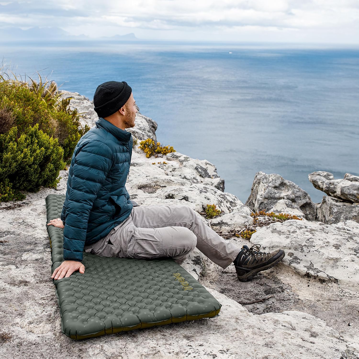 Detalle de Naturehike Ultraleichte selbstaufblasende Isomatte – kompakt, warm und leicht zu transportieren