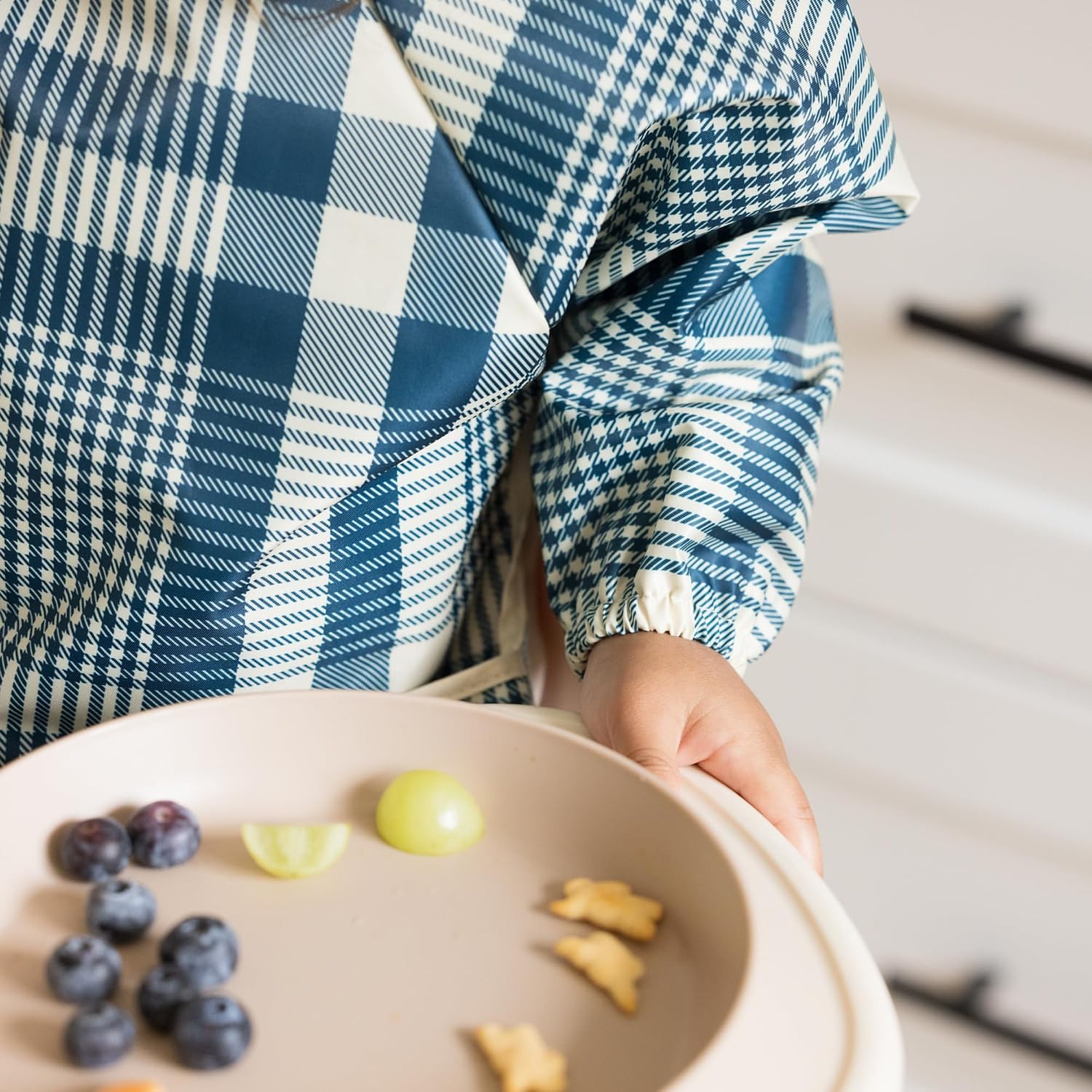 Detalle de Tiny Twinkle Long Sleeve Bib, Waterproof 2-Pack Smocks, 6-24M