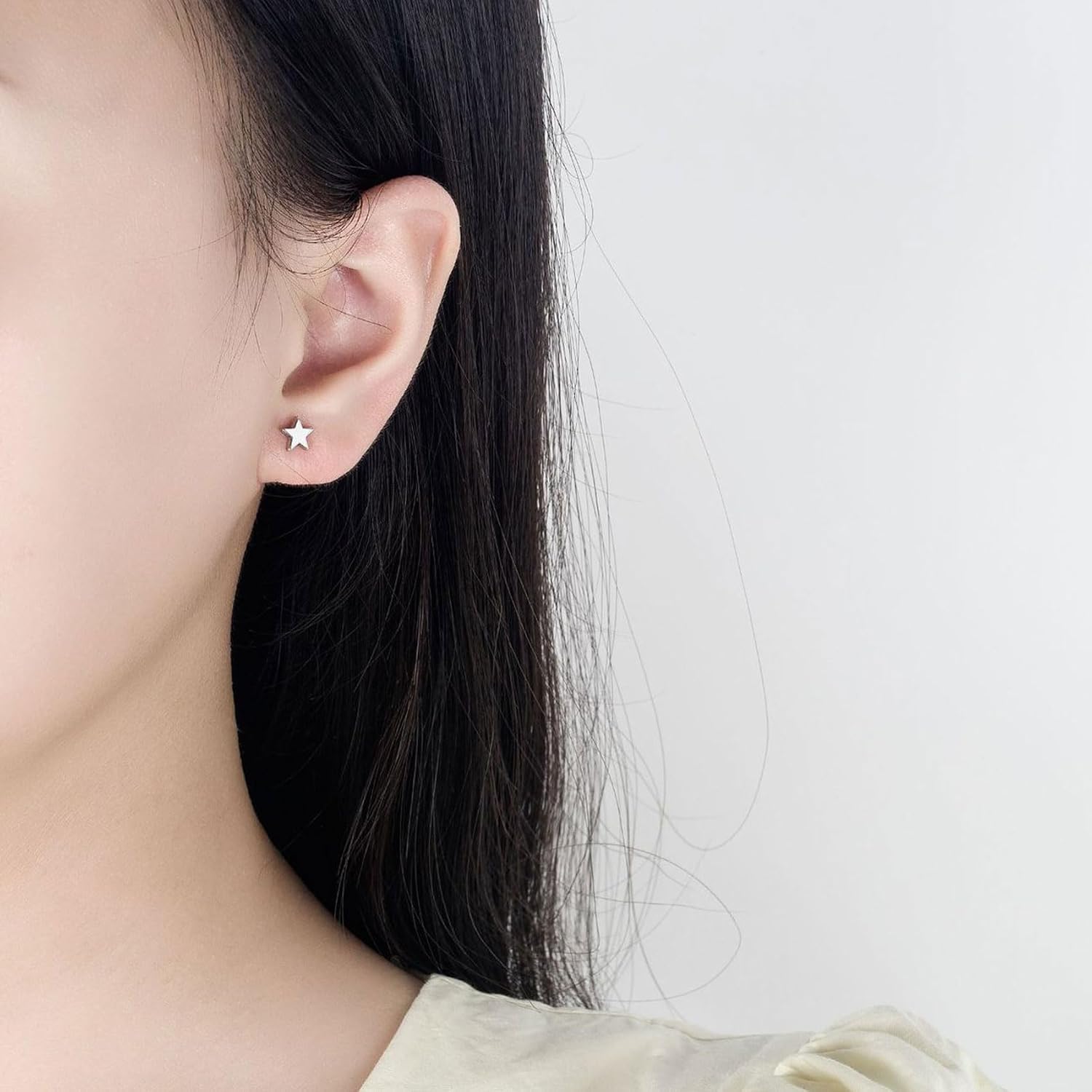 Thumbnail 2 de VYYU Silver Earrings for Women and Girls — Titanium Studs with Screwback, 6mm Round Set, Hypoallergenic and Hypothetical Everyday Elegance