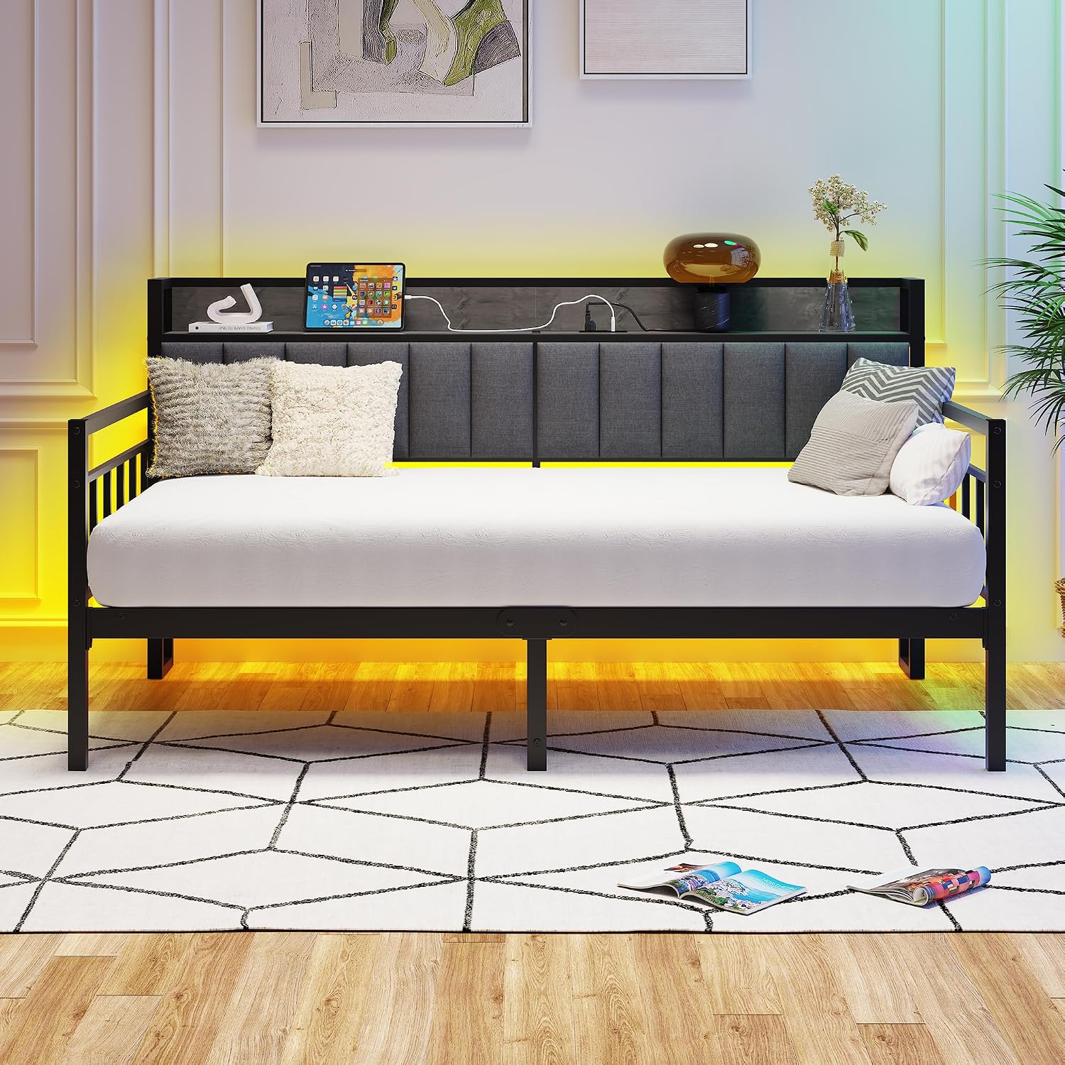 Detalle 2 de BOFENG Twin Daybed Frame with LED Lighting, Charging Station and Storage Headboard