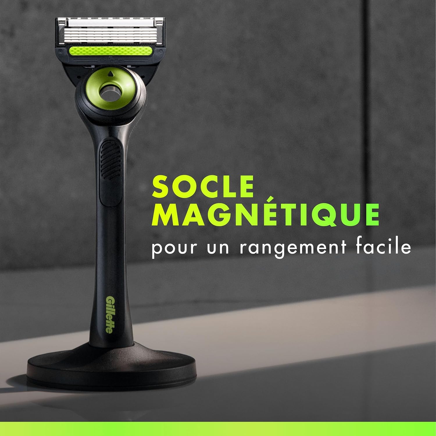 Thumbnail 2 de Gillette Labs Neon Night : rasoir pour homme avec barre exfoliante et 8 recharges