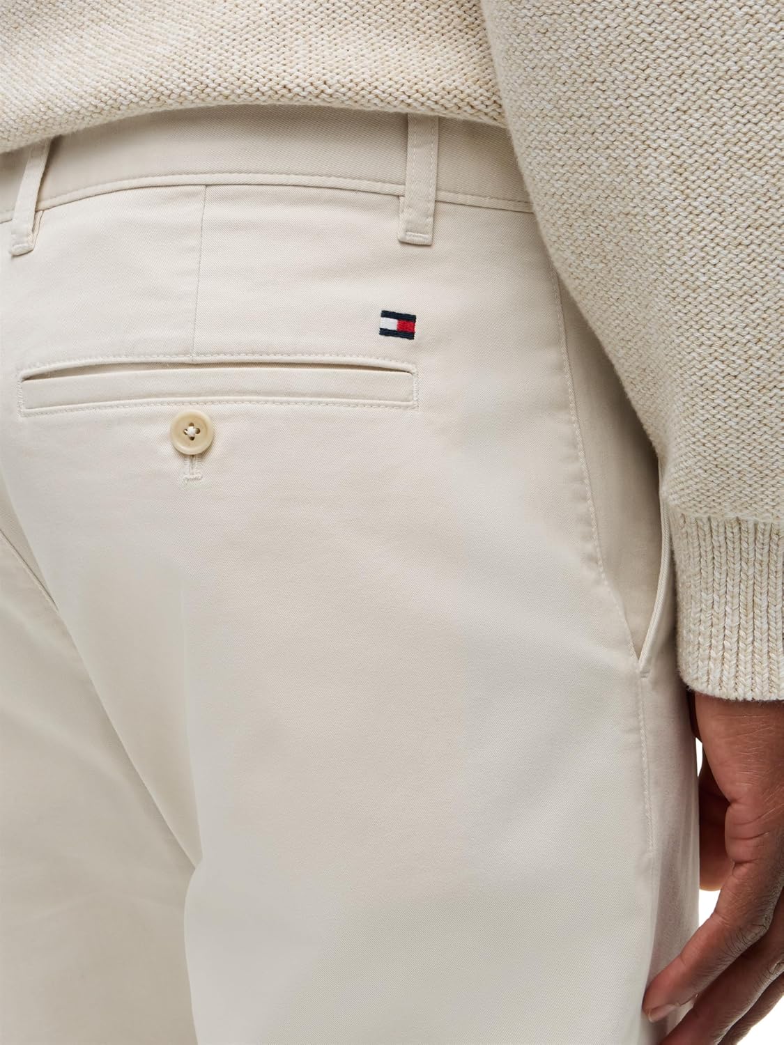 Detalle de Tommy Hilfiger Men’s Core Harlem Essential Twill Relaxed Fit Chinos