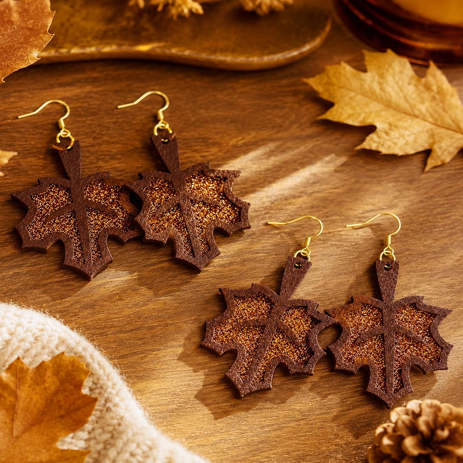 Detalle de OHOME Fall Dangle Earrings, Wood