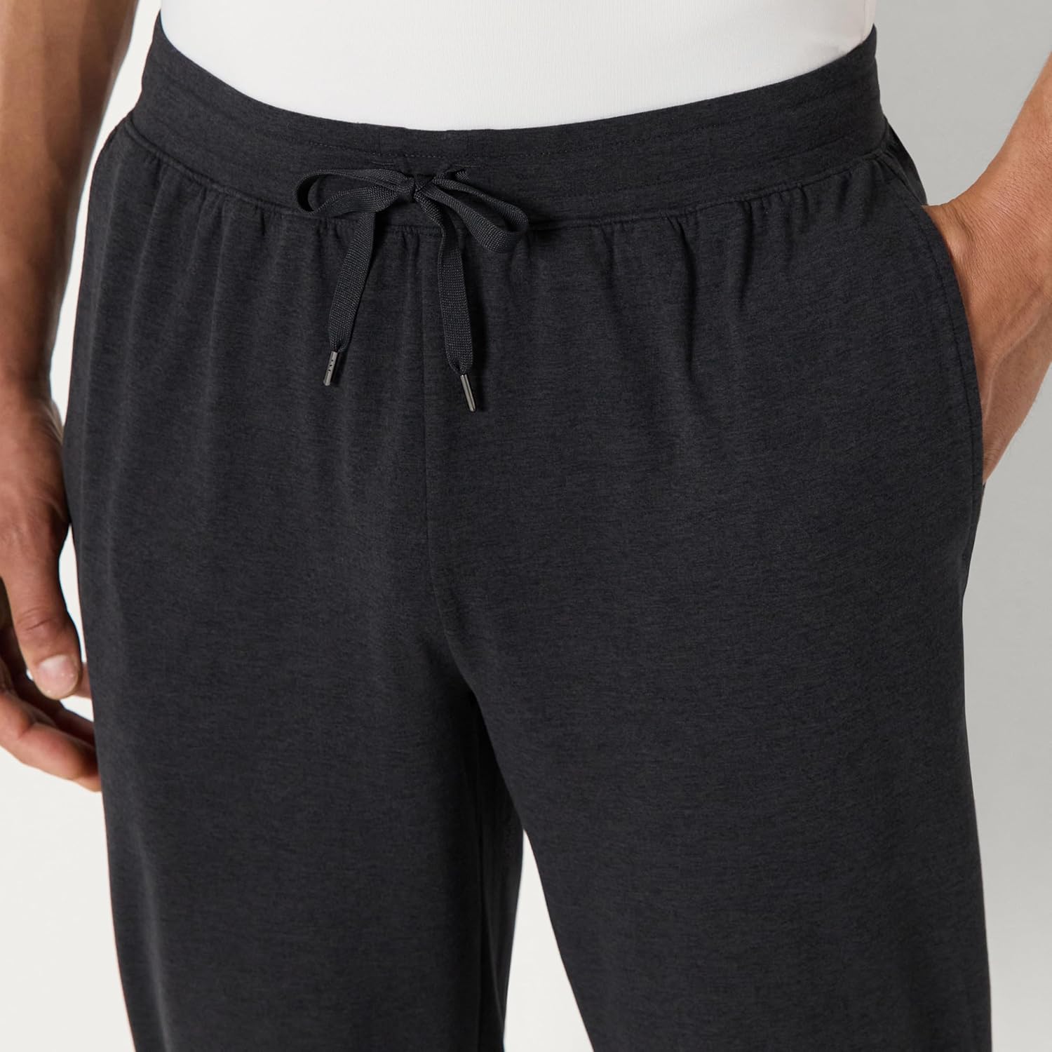 Thumbnail 3 de Amazon Essentials Herren Funktions-Jogginghose schmal zulaufend (Relaxed Fit) mit Performance-Stretch