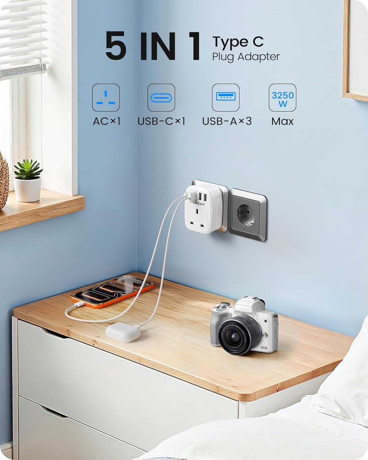 Detalle de LENCENT UK to Italy Travel Adapter with 3 USB ports and 1 USB‑C ⚡