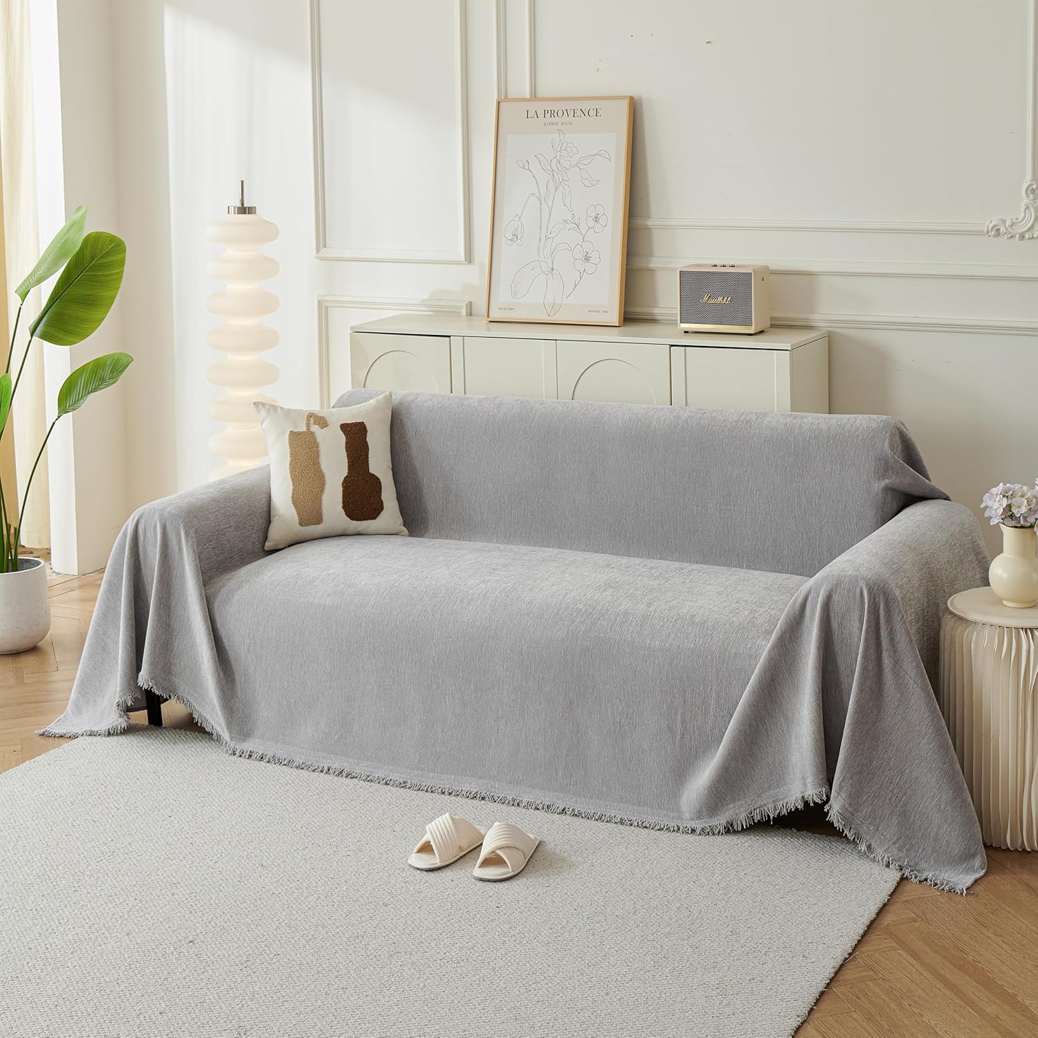 Detalle de KaviKon ss71118G Chenille Sofa Cover, 71 x 118 in, Grey with Tassels