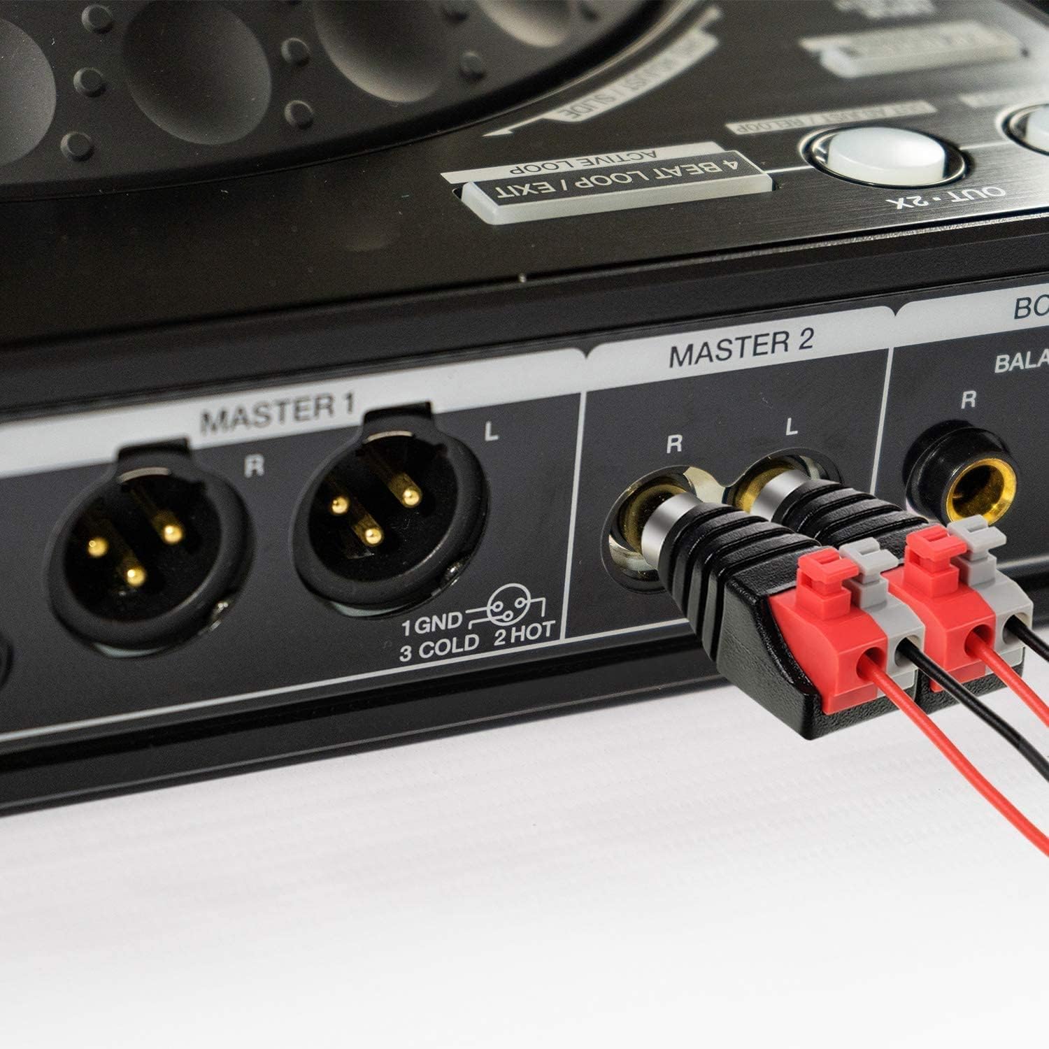 Detalle de Qaoquda Speaker Phono RCA Male to AV 2 Screw Terminal Female Balun Connector Adapter (2-Pack)