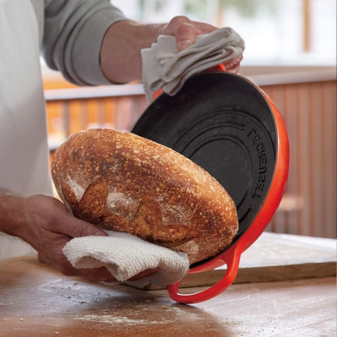 Thumbnail 4 de Le Creuset Signature Cast Iron Bread Oven, 24cm – Volcanic