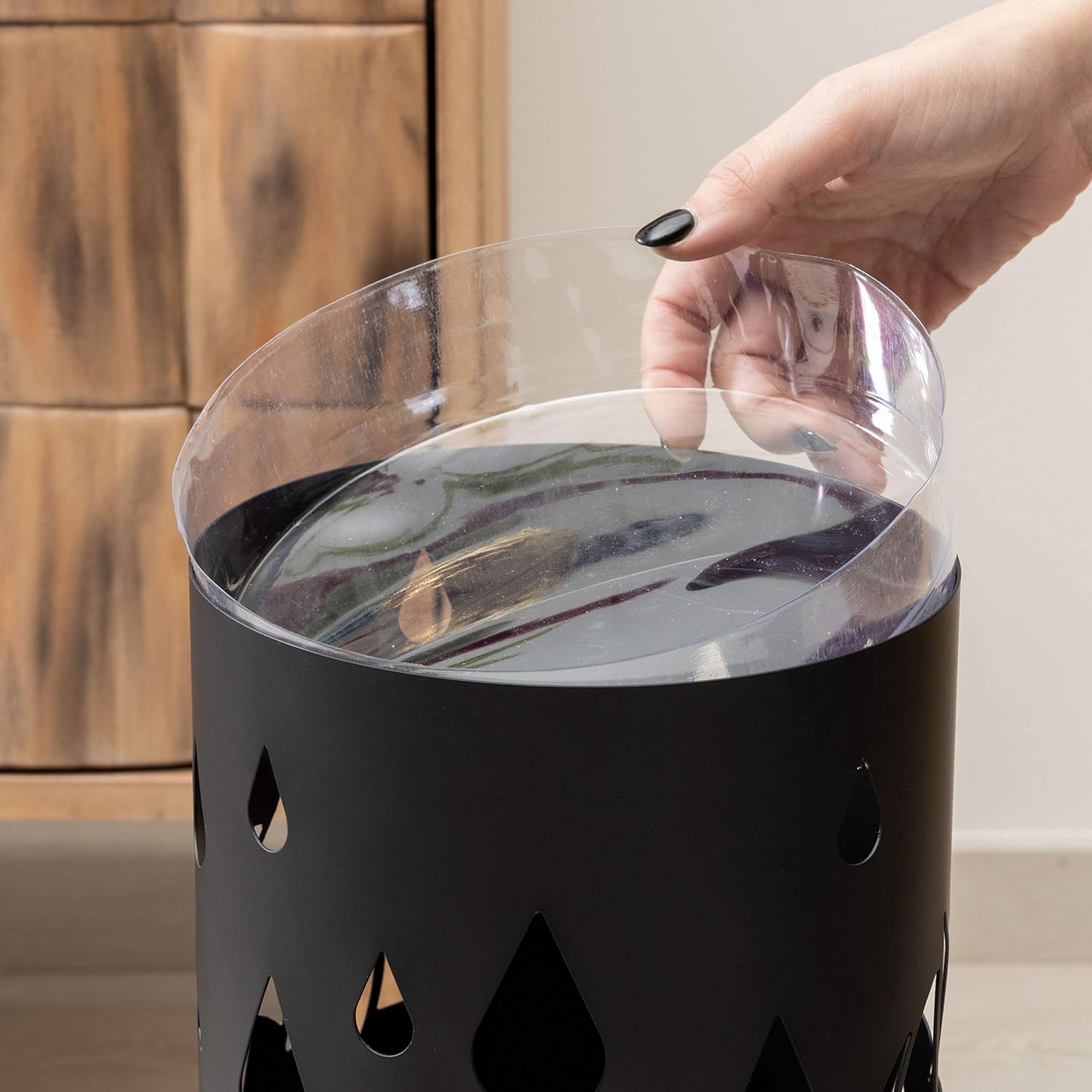 Thumbnail 3 de Baroni Home Portaombrelli Cilindrico in Metallo con Intagli a Forma di Pioggia e Ombrelli – Nero, 18,5×18,5×49 cm
