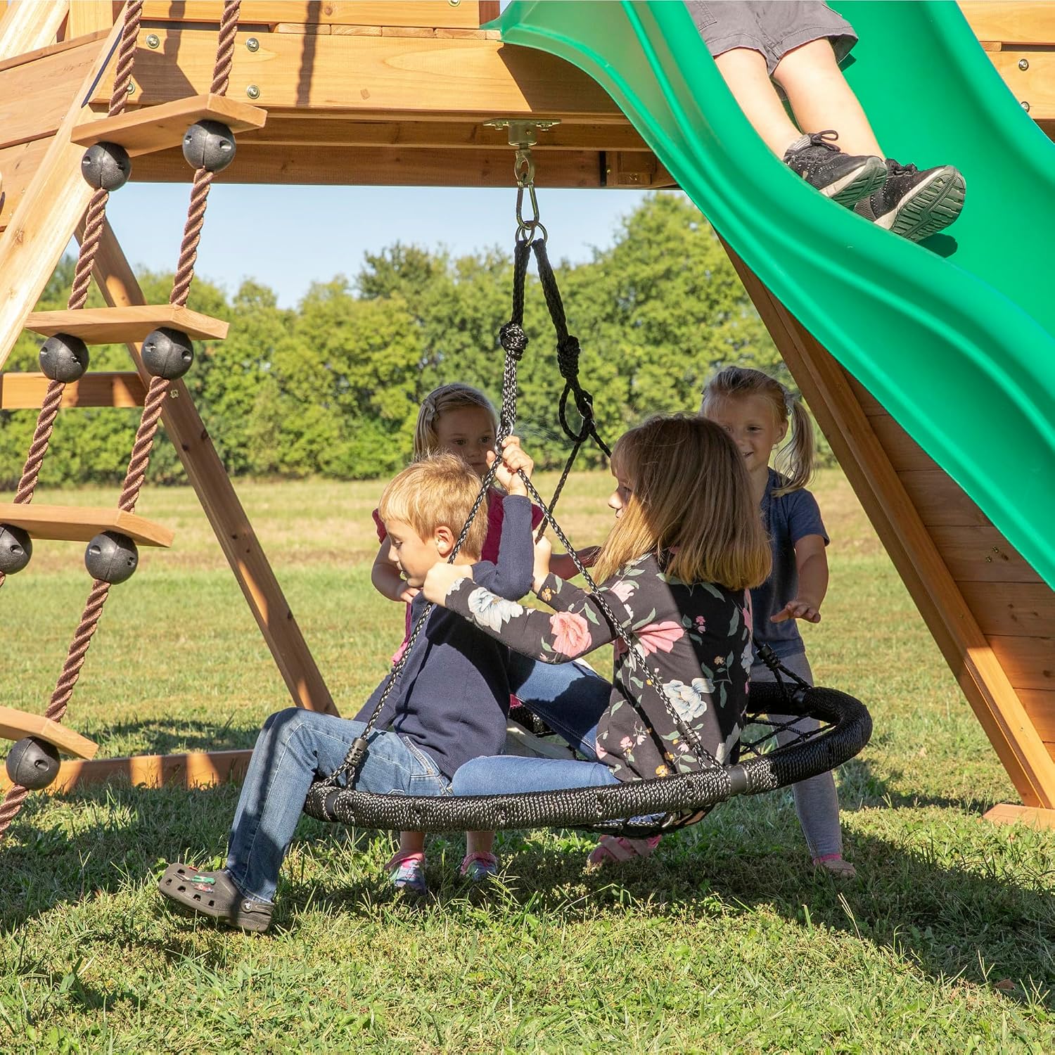 Detalle 1 de Backyard Discovery Cedar Wood Swing Set