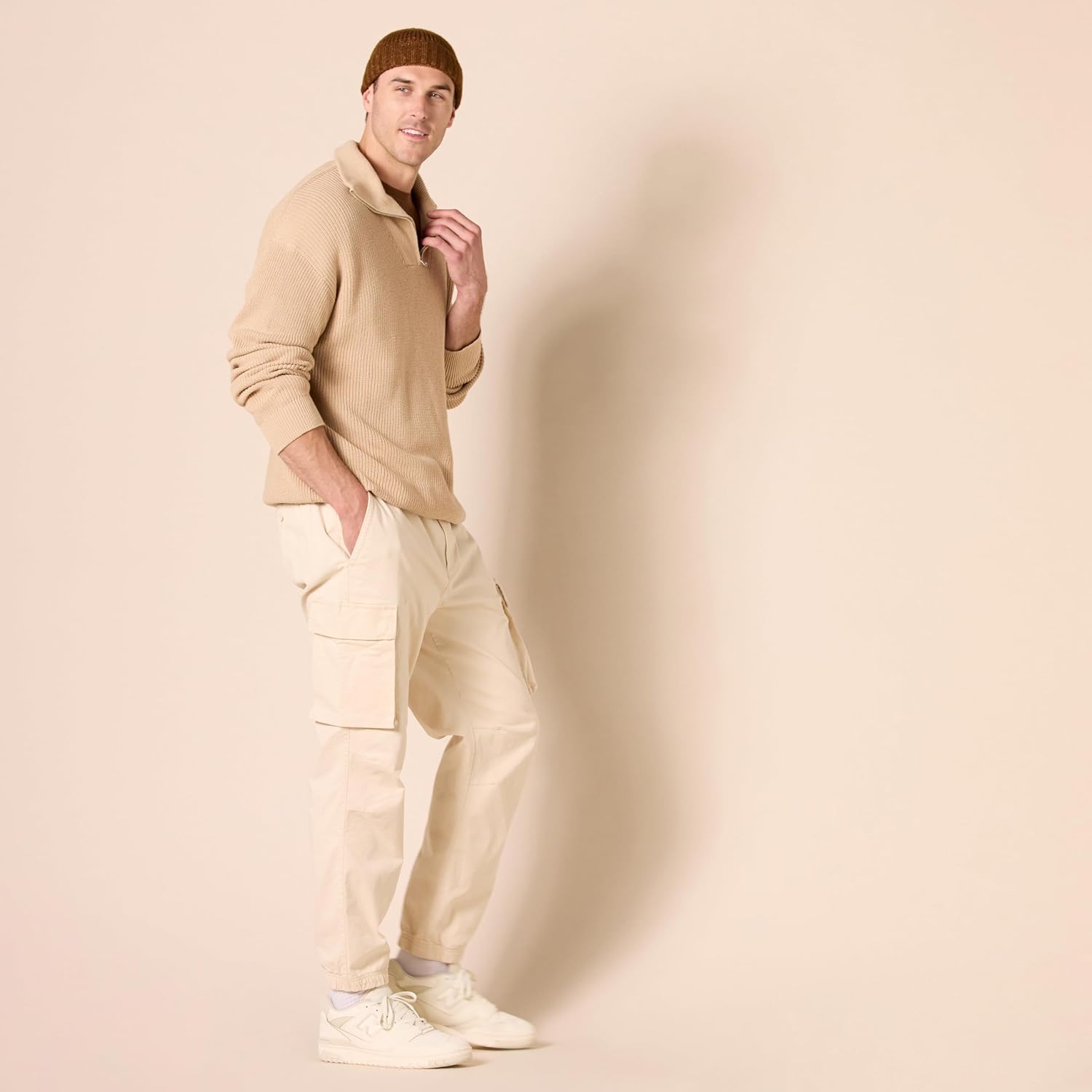 Thumbnail 4 de Amazon Essentials men’s drawstring-waist regular-fit cargo joggers