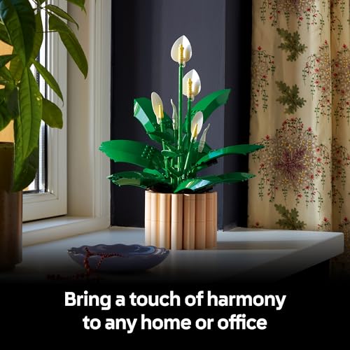 Detalle de LEGO Botanicals Peace Lily (11504): A Thoughtful DIY Artificial Plant Build for Adults