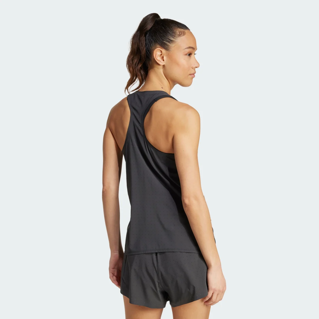 Detalle 2 de Camiseta sin mangas Adidas Adizero Road to Records (Negro) – ligera y pensada para entrenos intensos