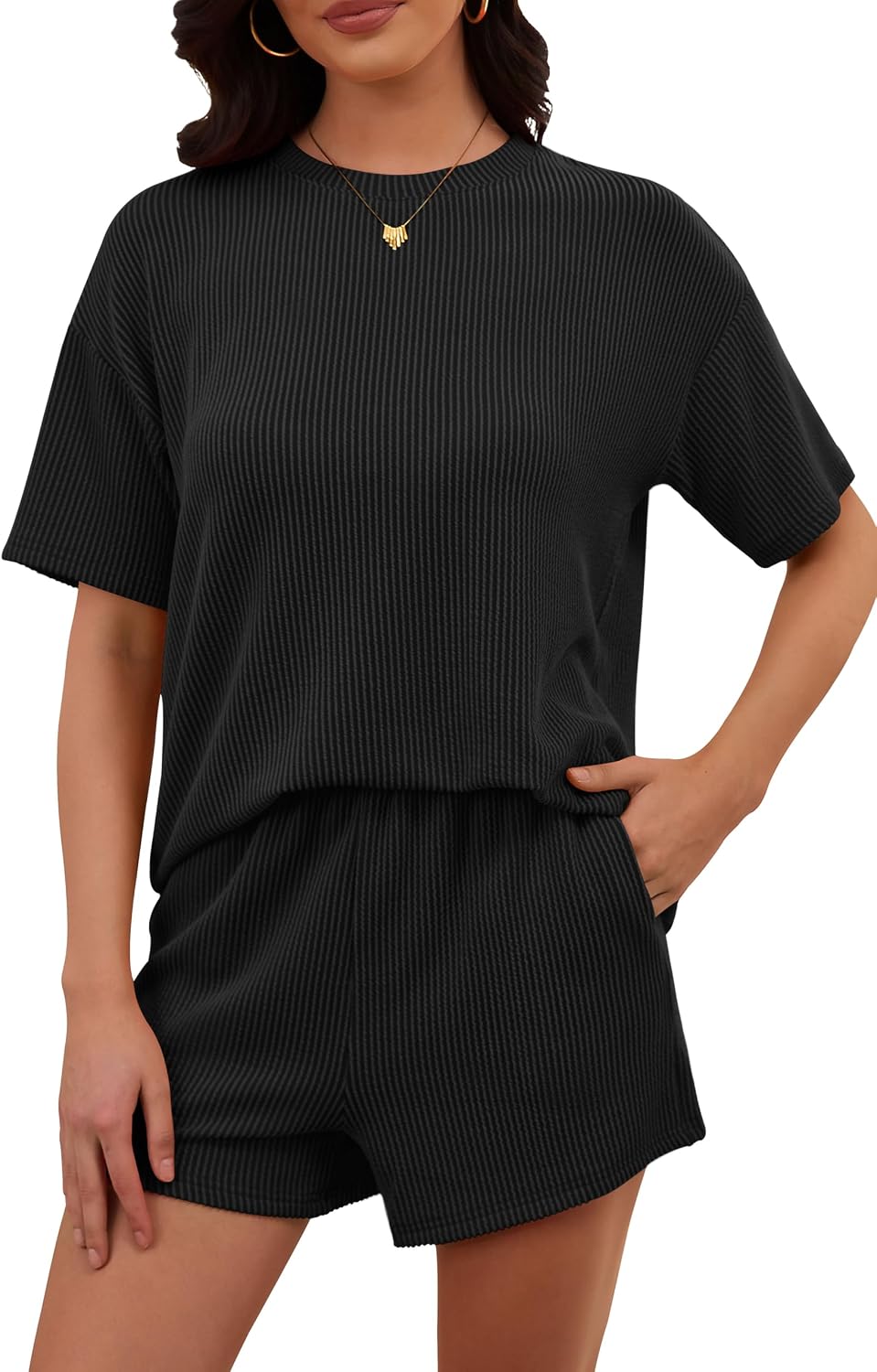 Detalle de RUBZOOF Women's 2-Piece Ribbed Knit Lounge Set – Short Sleeve Top + Shorts