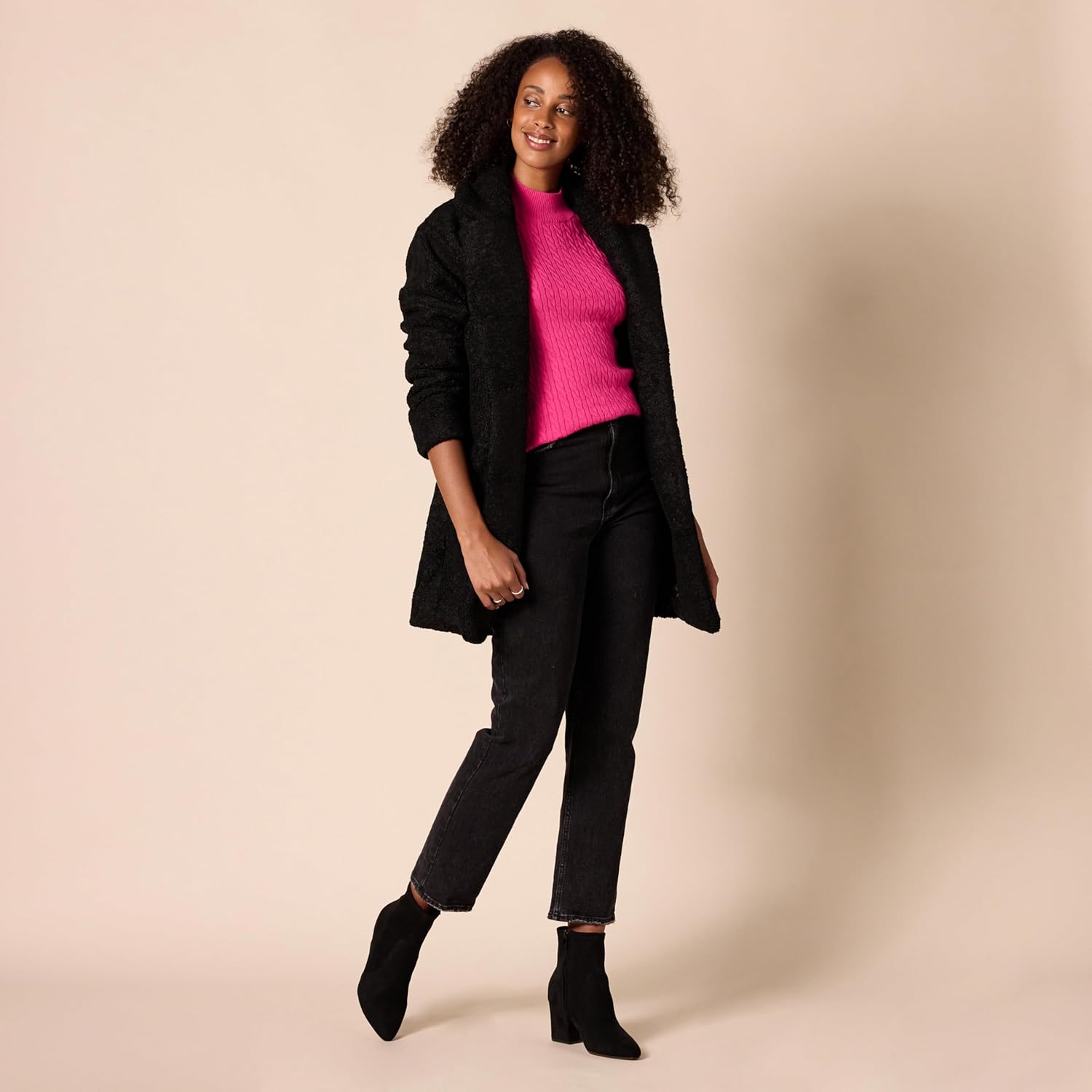 Thumbnail 4 de Amazon Essentials Damen Leichter Langarm-Pullover mit Stehkragen und Zopfmuster – Klassische Passform