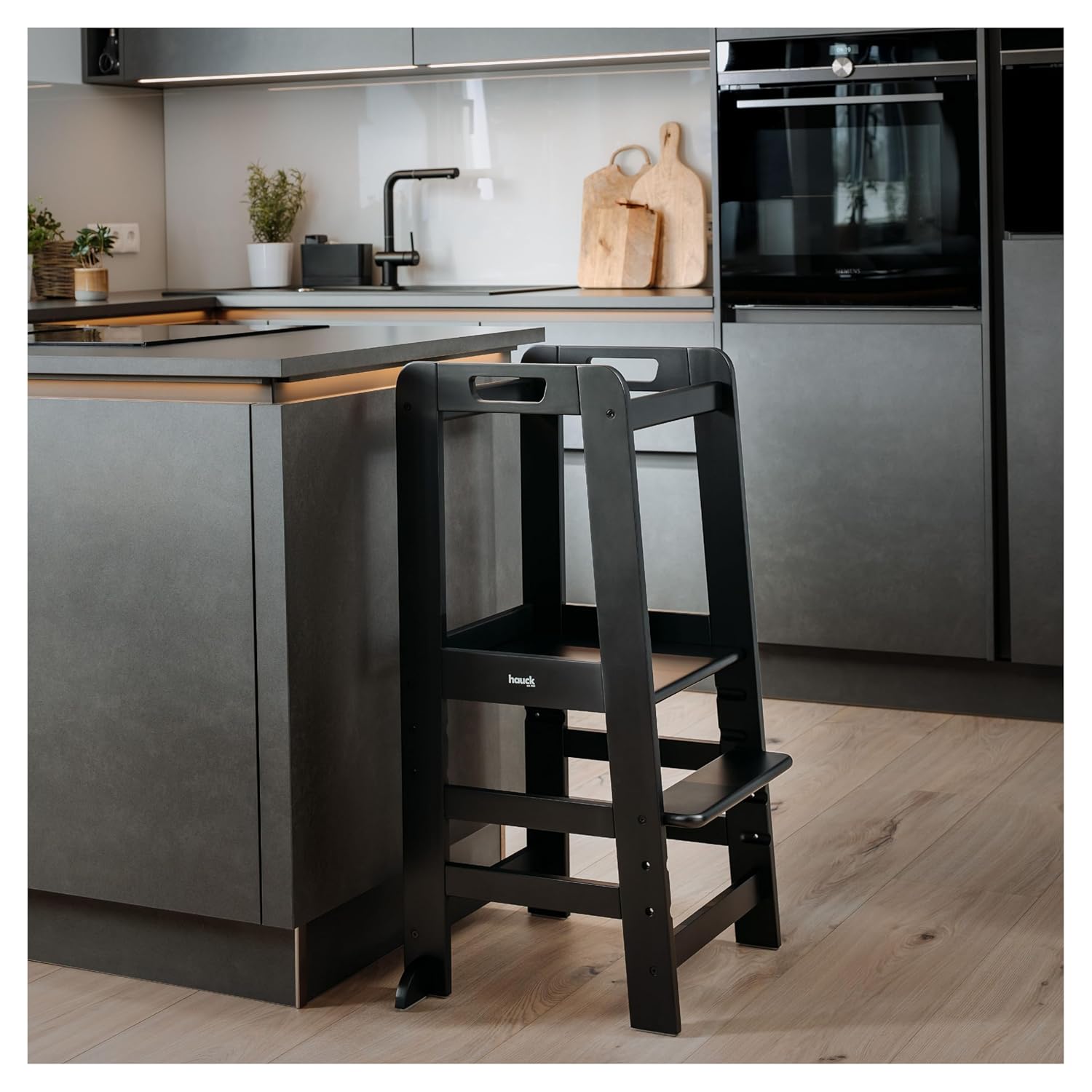 Detalle de hauck Learn N Explore – Mitwachsender Lernturm aus Buchenholz, Schwarz