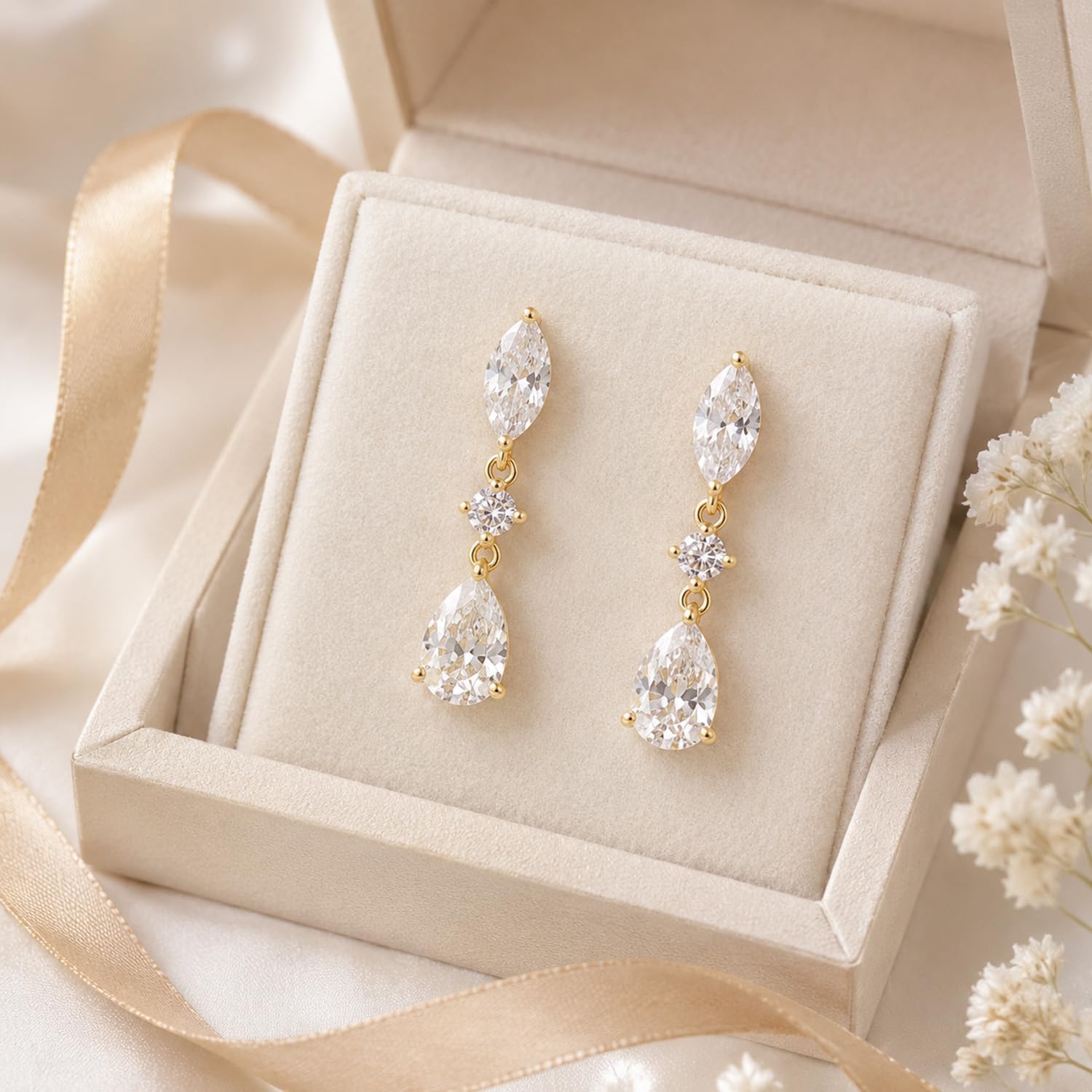 Detalle 2 de Dangle Earrings, 14K Gold-Plated