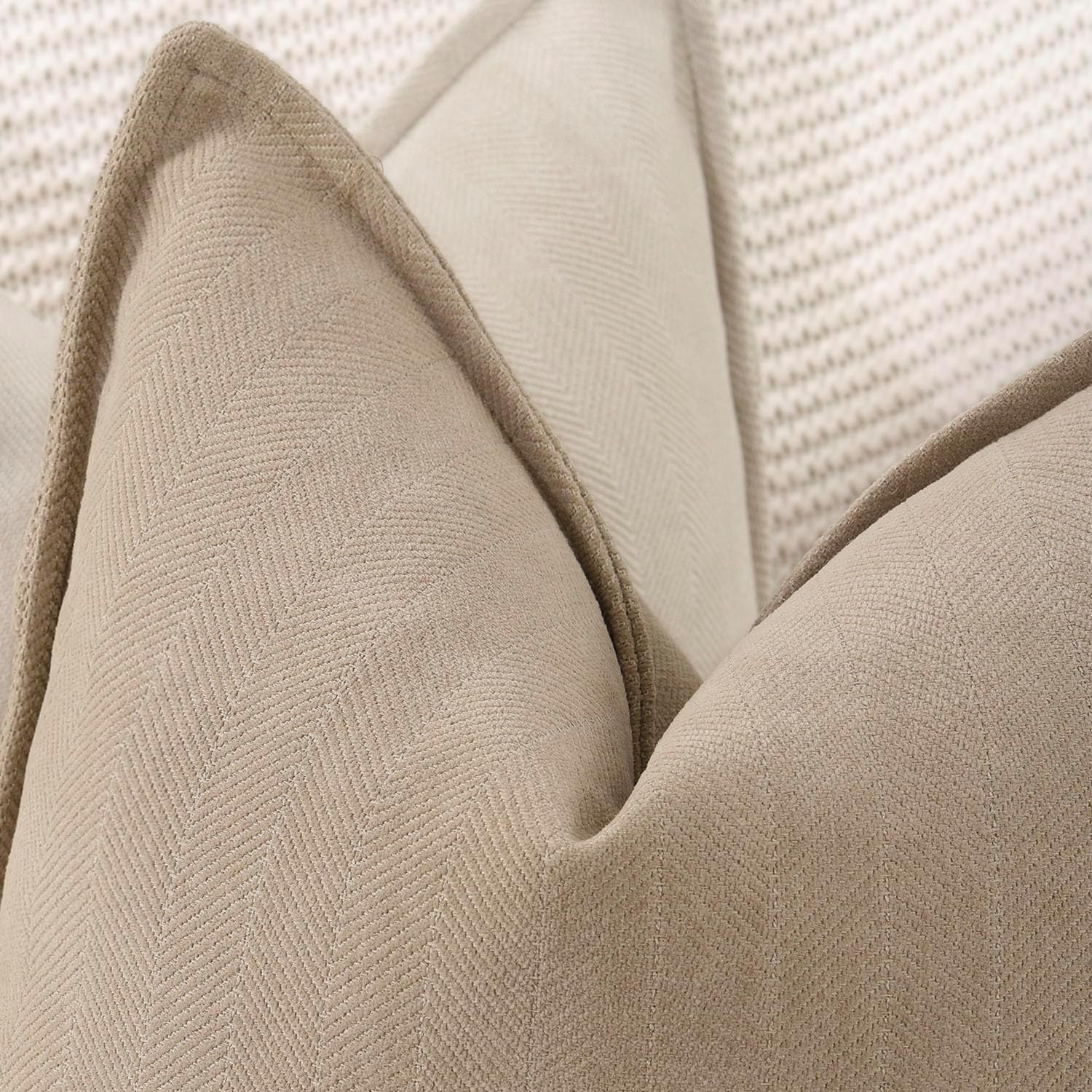 Thumbnail 3 de Madizz Textured Chenille Cushion Covers: Set of 2, 26x26 inches, Light Taupe