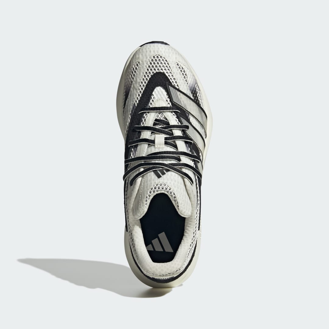 Detalle 2 de ZAPATILLA LIGHTBLAZE de Adidas – Blanqueada y versátil para el día a día