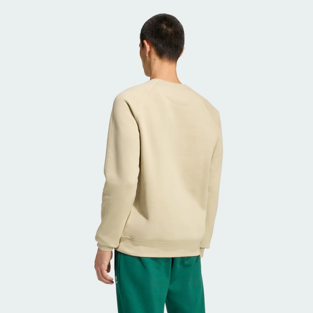 Detalle 2 de Sudadera cuello redondo Trefoil Essentials de Adidas — Beige