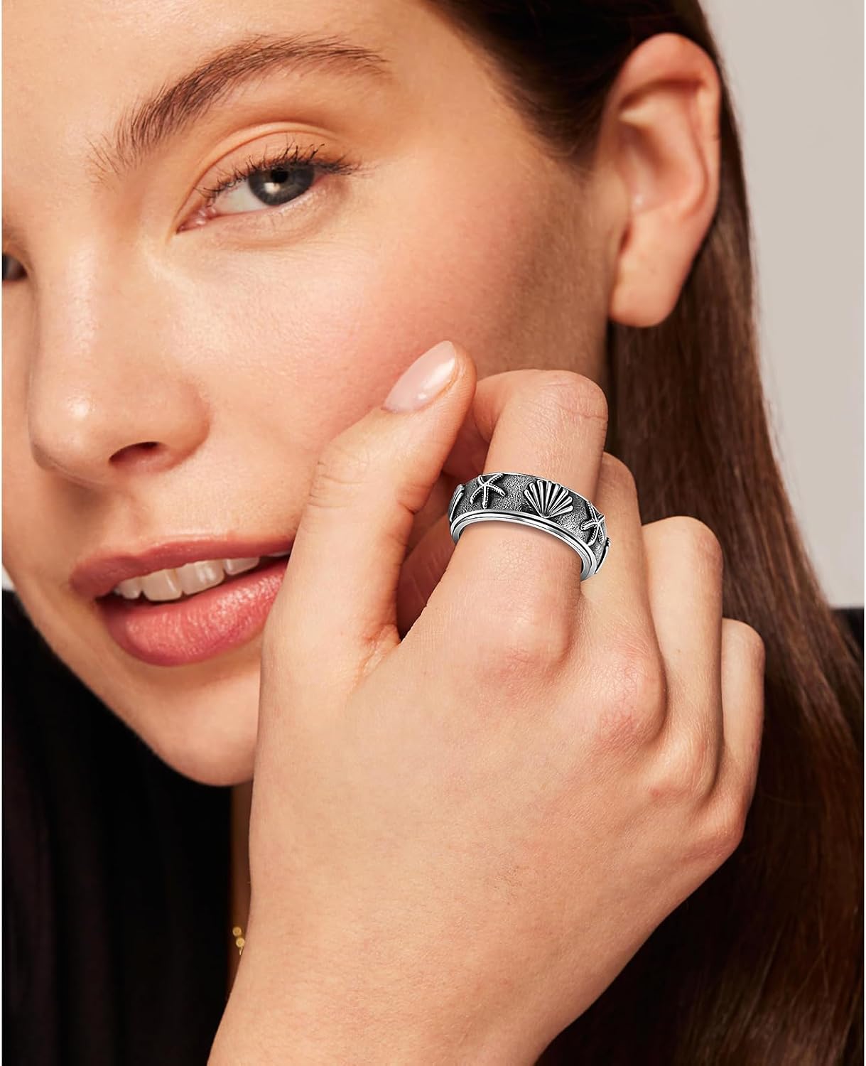 Detalle de JewelryWe Angst Ring mit Seestern & Muschel – Vintage Edelstahl Drehring für Damen und Herren