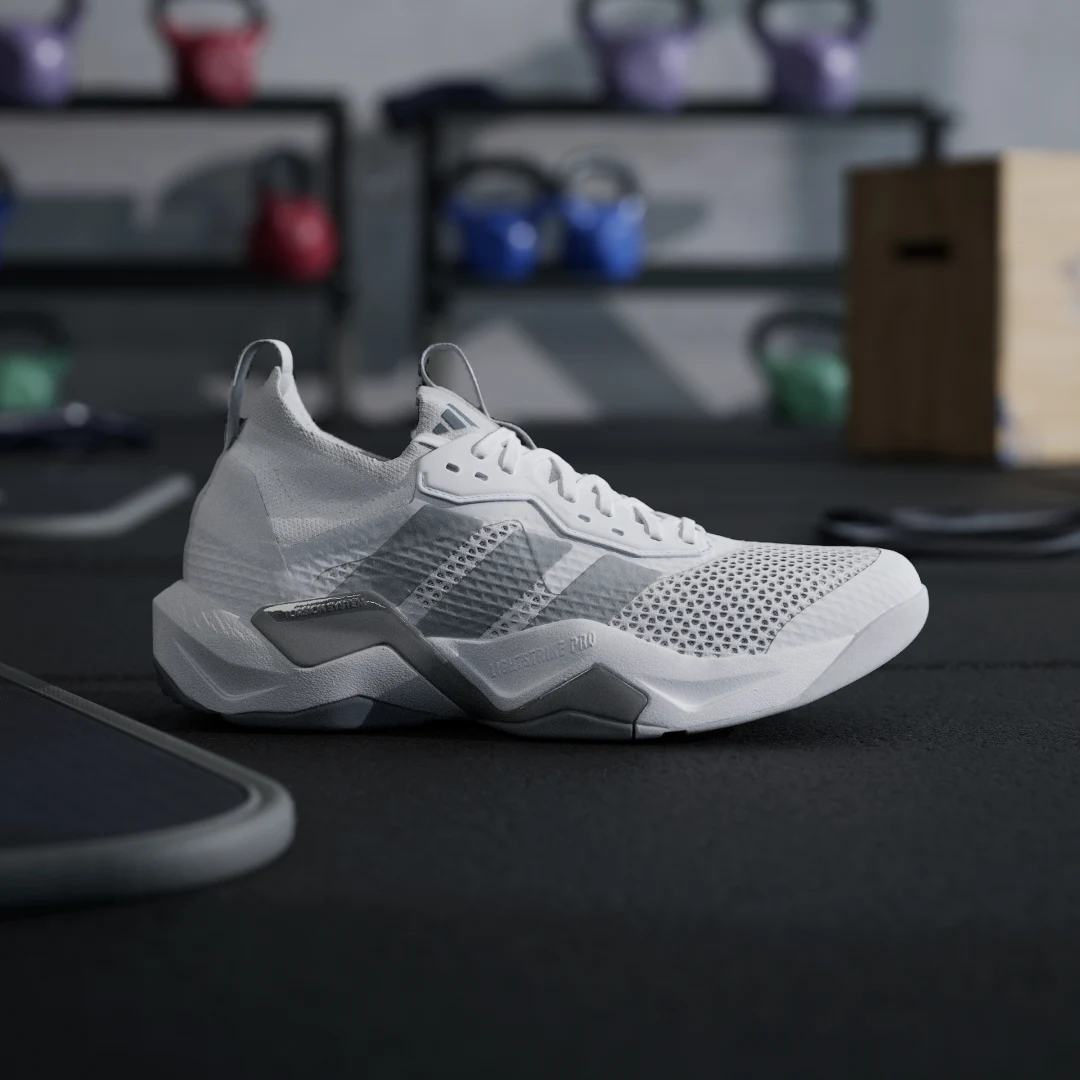 Detalle de Adidas Rapidmove ADV 2: Zapatilla de entrenamiento en blanco para tus rutinas