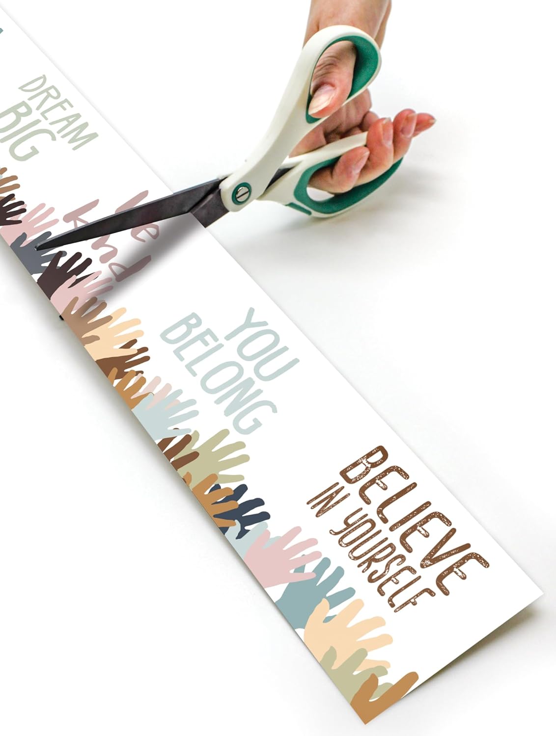 Detalle de Teacher Created Resources Everyone Is Welcome Helping Hands Border Trim, 3 in x 50 ft