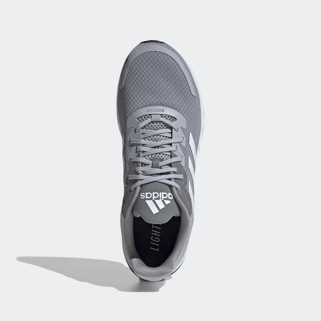 Detalle de Adidas Duramo SL: zapatilla gris para uso diario, comodidad básica