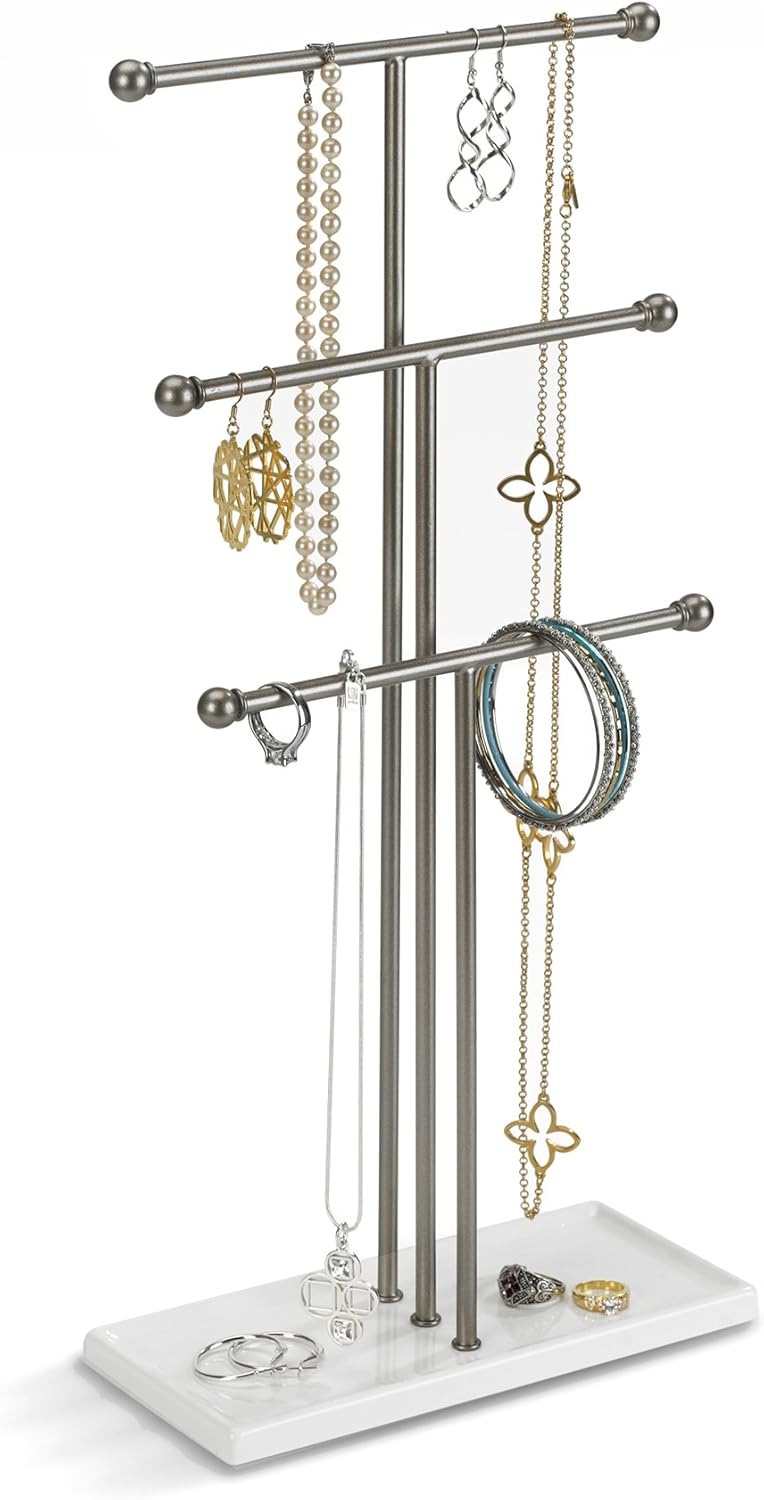 Detalle de Umbra TRIGEM JWL STAND WHT/NKL: A tall, versatile hanging jewellery organiser