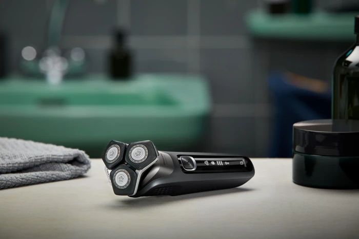 Detalle de Philips Shaver Series 5000 S5887/50 – Rasierer mit Reinigungsstation, automatischer Rasur-Anpassung und flexiblem Scherkopf