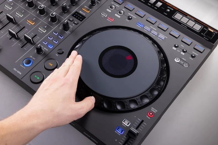 Thumbnail 4 de AlphaTheta DDJ-GRV6 DJ Controller für Remixes