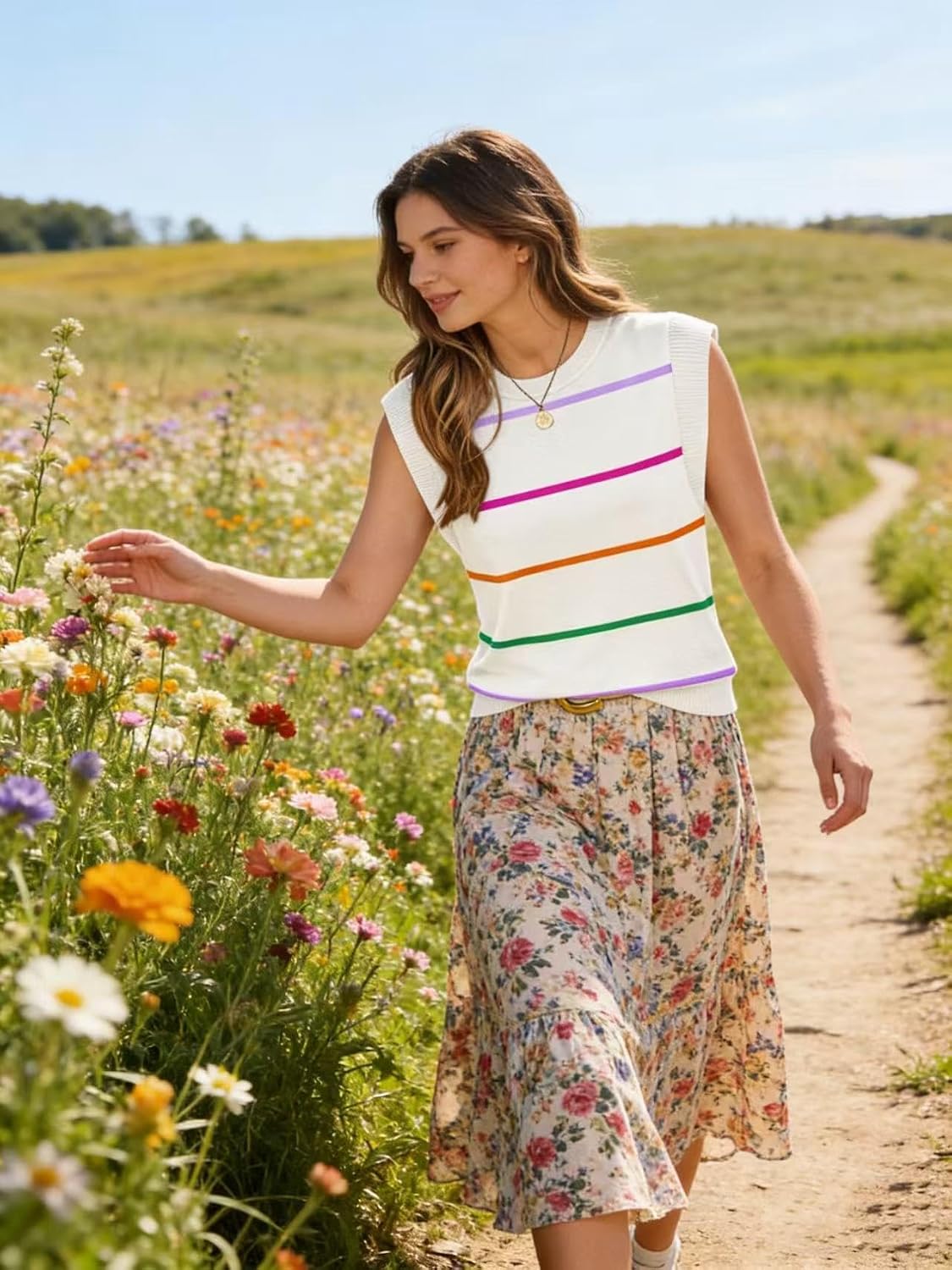 Detalle de WIHOLL Women's Tank Tops: Lightweight Summer Knit with Crew Neck and Ribbed Cap Sleeves