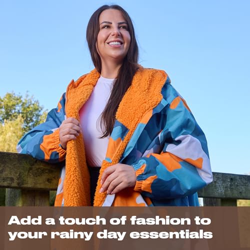Detalle 2 de OHS Rain Coats for Women & Men Camouflage Waterproof Changing Robe with Hood and Pockets (Blue/Orange, L/XL)