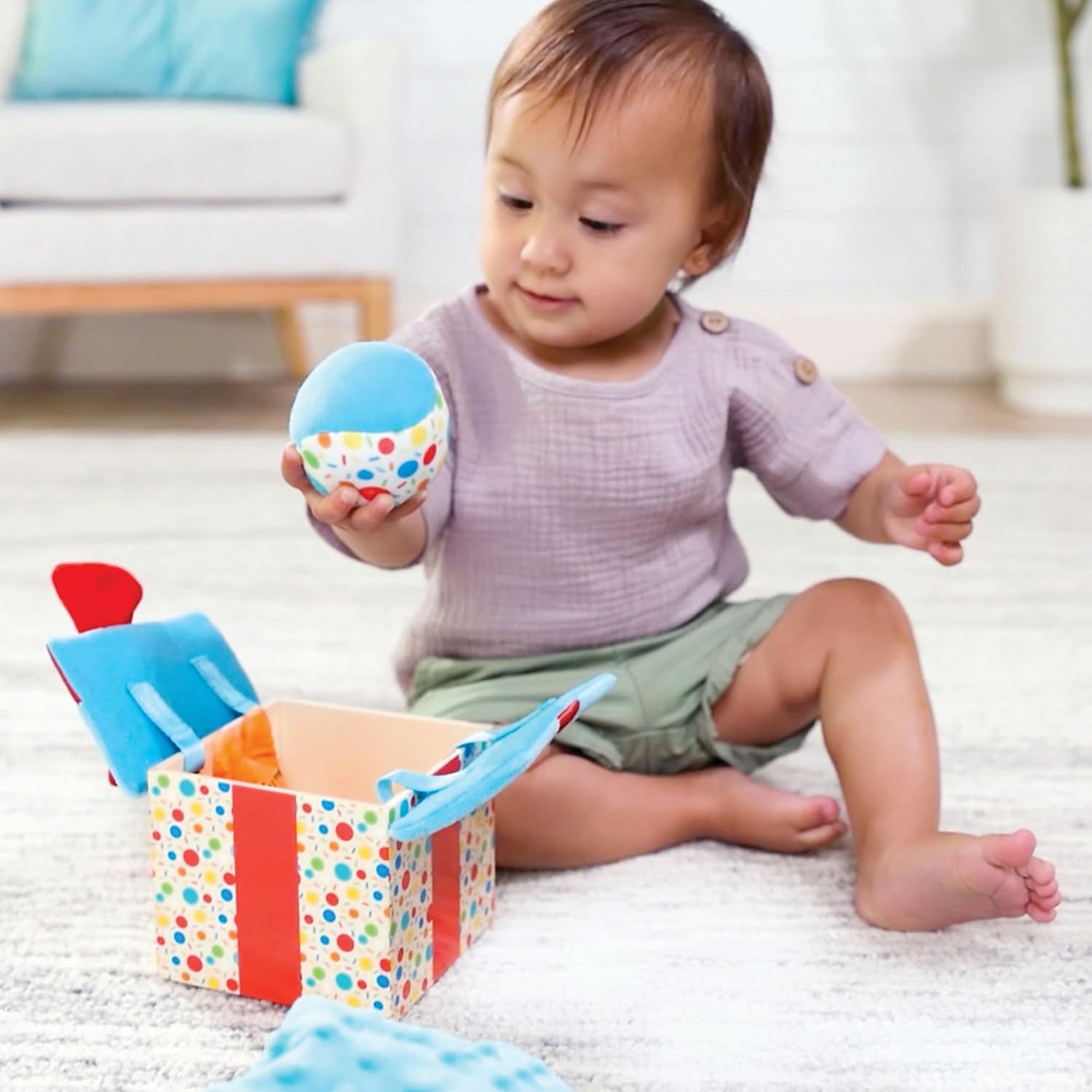 Detalle 2 de Melissa & Doug Überraschungs-Box aus Holz Babyspielzeug