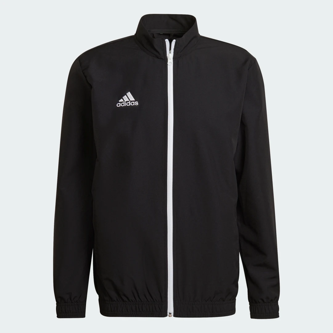Detalle de Chaqueta presentación Entrada 22 de Adidas: elegante y práctica para el día a día