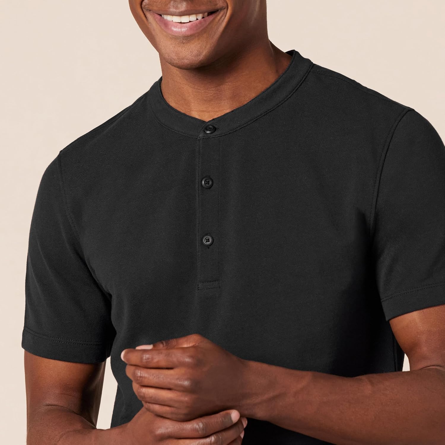 Thumbnail 2 de Amazon Essentials Men’s Slim-Fit Short-Sleeve Piqué Henley Shirt (Pack of 2)