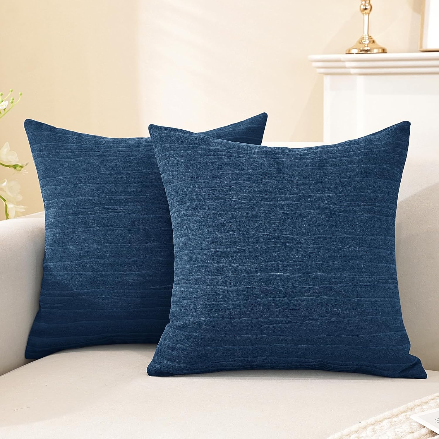 Detalle de Lot de 2 housses de coussin Ystyle 60x60 cm en polyester doux avec fermeture éclair invisible, bleu Hermès