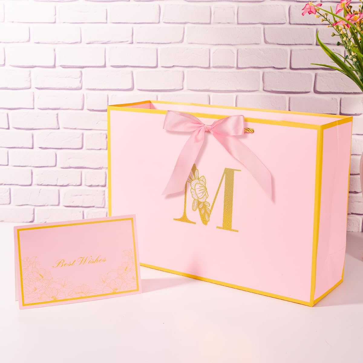 Thumbnail 3 de 12.6 Inch Large Pink Letter Gift Bag with Card & Tissue — A personalised touch for her special day