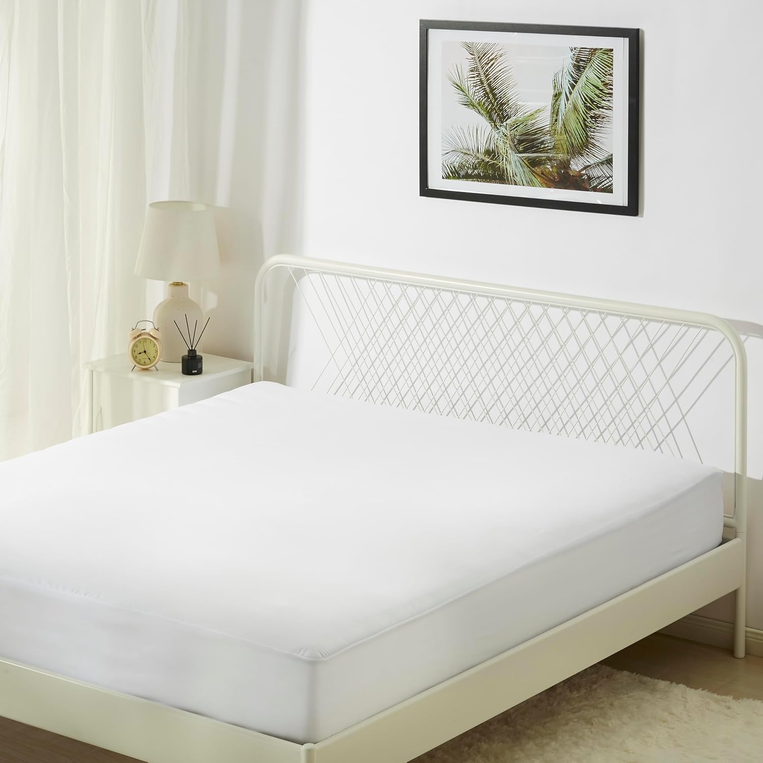 Detalle de Amazon Basics Protège Matelas Imperméable 140 x 200 cm, 45 cm de profondeur – Blanc
