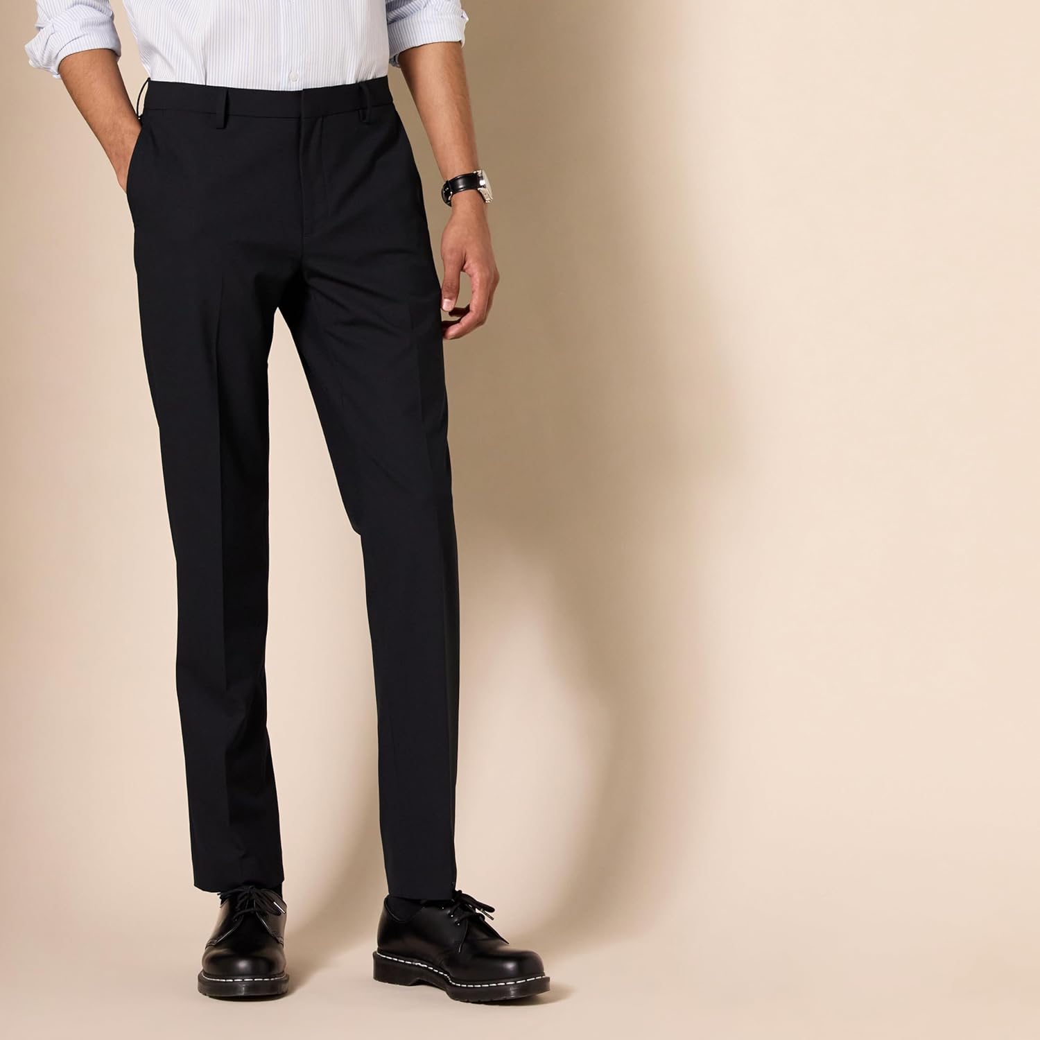 Thumbnail 2 de Amazon Essentials Men’s Slim-Fit Wrinkle-Resistant Stretch Dress Trousers